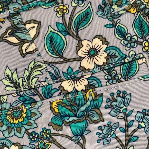 St. John's Bay Blue and Green Bermuda Women's Shorts Size 14 Soft - Picture 5 of 11